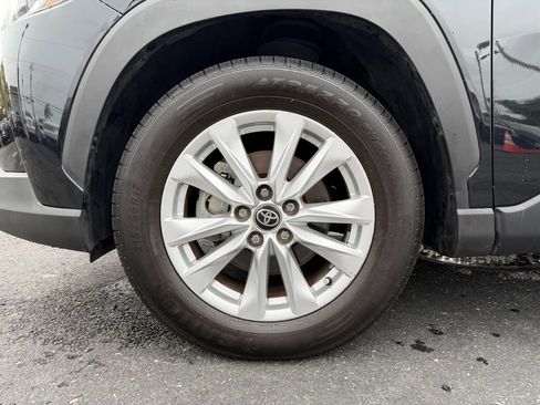 Used 2022 Toyota Corolla Cross LE image 28