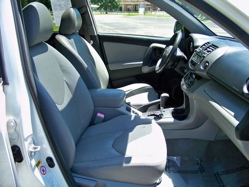 Used 2008 Toyota RAV4 Limited AWD/4WD image 19