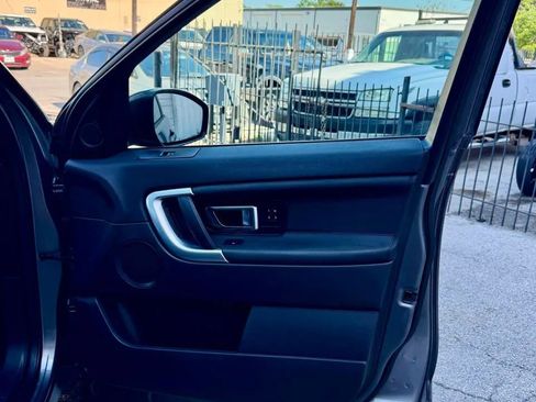 Used 2016 Land Rover Discovery Sport HSE image 17