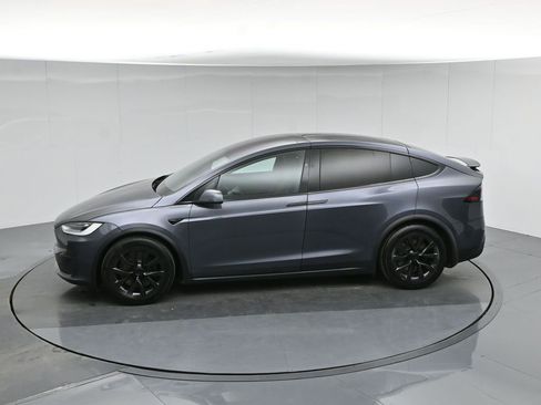 Used 2023 Tesla Model X image 45