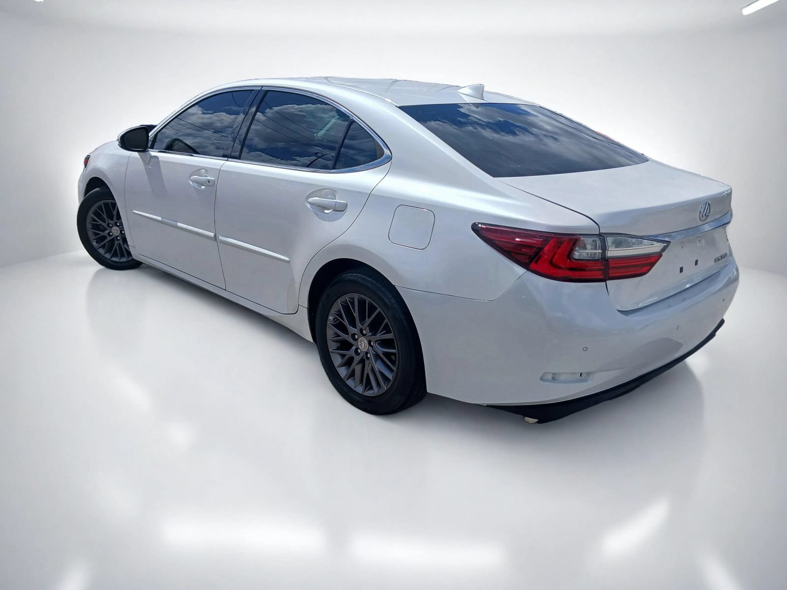 Used 2018 Lexus ES 350 w/ Premier Package FWD image 5