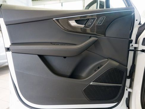 Used 2025 Audi Q7 3.0T Premium Plus image 22