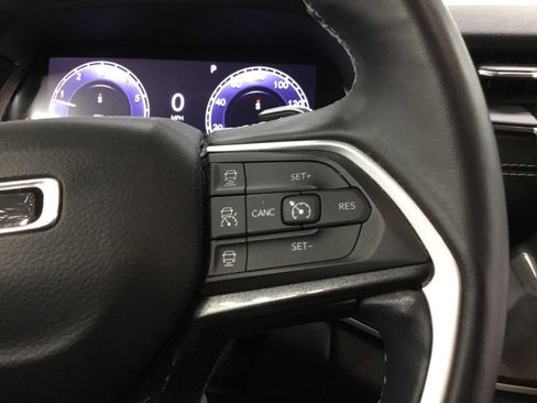 Used 2022 Jeep Grand Cherokee L Laredo w/ Luxury Tech Group I AWD/4WD image 38
