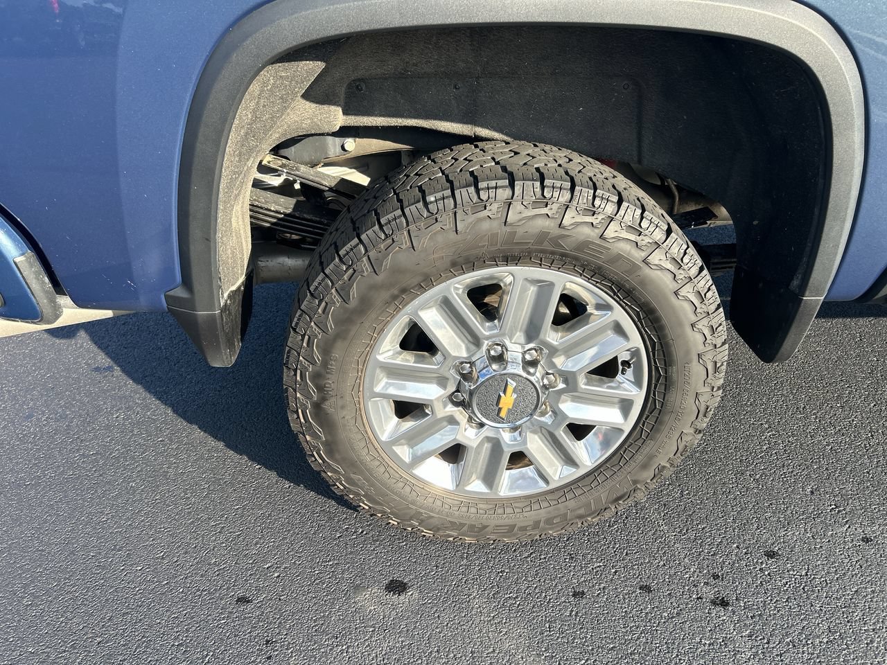 Used 2025 Chevrolet Silverado 2500 High Country w/ High Country Premium Package AWD/4WD image 9