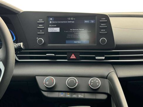 Certified 2025 Hyundai Elantra SE image 49