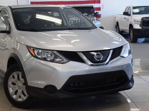 Used 2019 Nissan Rogue Sport S FWD image 8