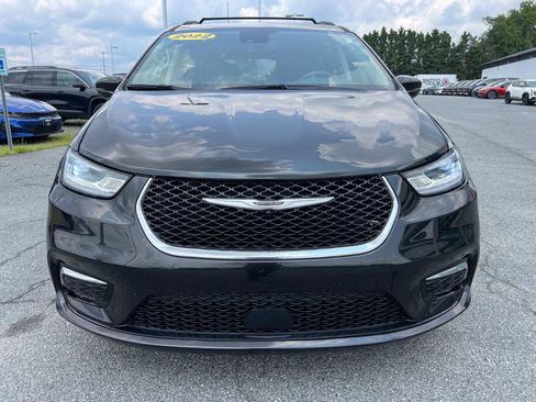 Used 2022 Chrysler Pacifica Touring-L FWD image 15