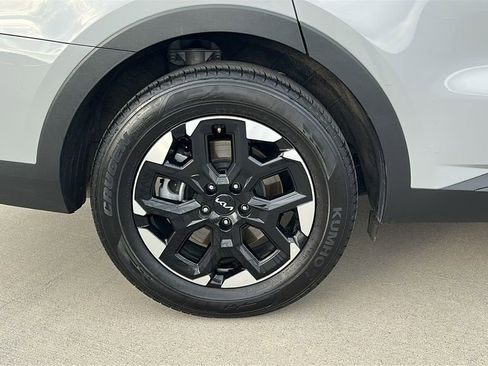 Used 2024 Kia Sorento S FWD image 16