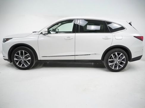Used 2023 Acura MDX SH-AWD w/ Technology Package image 2