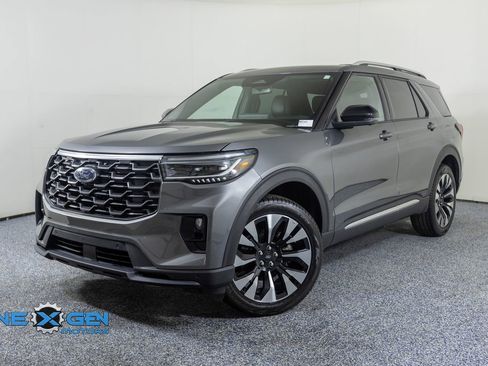 Used 2025 Ford Explorer Platinum w/ LUX Leather Package AWD/4WD image 3