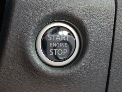 Used 2024 Nissan Frontier SL w/ Technology Package RWD image 28