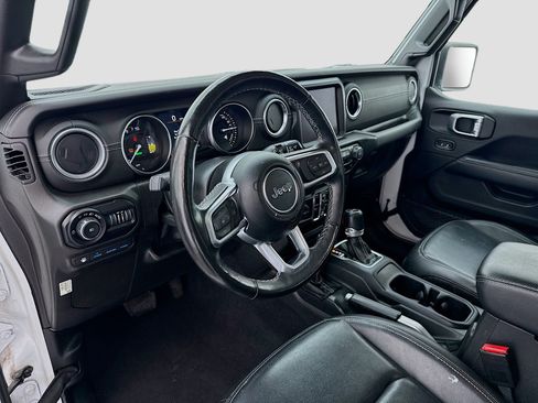 Used 2021 Jeep Wrangler Unlimited Sahara w/ Cold Weather Group AWD/4WD image 7