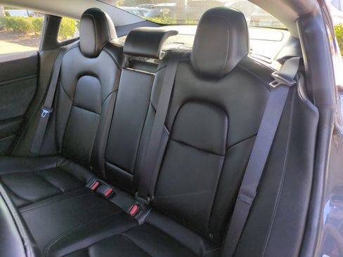 Used 2019 Tesla Model 3 Performance image 19