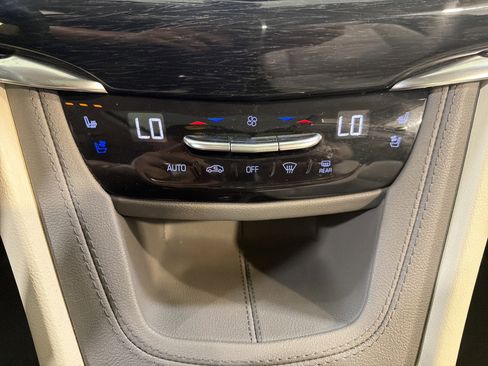 Used 2023 Cadillac XT6 Premium Luxury FWD image 19