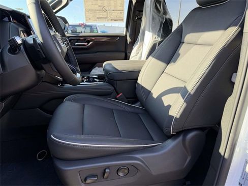 New 2026 GMC Yukon Elevation image 7