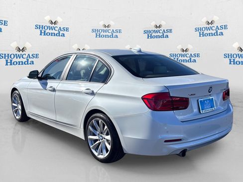 Used 2018 BMW 320i xDrive Sedan AWD/4WD image 5