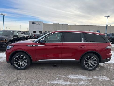 New 2026 Lincoln Aviator AWD image 7