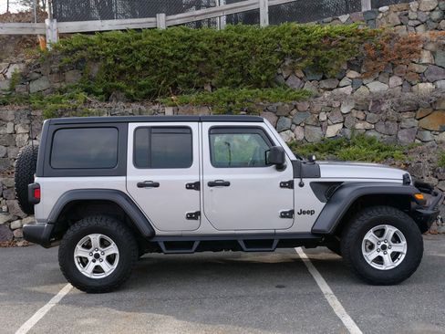 Used 2019 Jeep Wrangler Unlimited Sport S AWD/4WD image 7