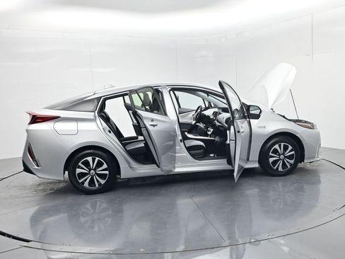 Used 2017 Toyota Prius Prime Plus w/ Carpet Mat Package FWD image 57