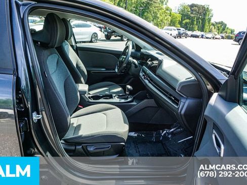 Used 2025 Kia K4 FWD image 23