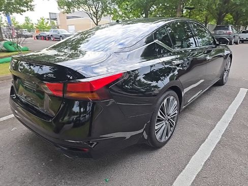 Used 2025 Nissan Altima 2.5 SL FWD image 8