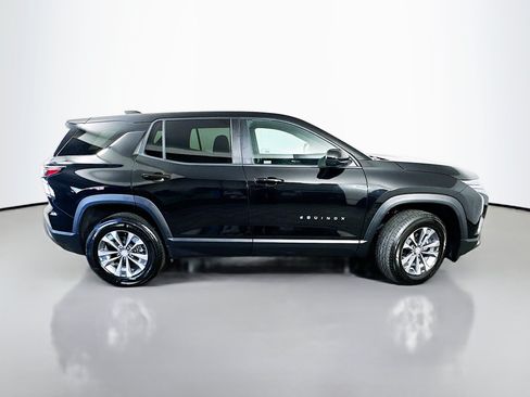 Used 2026 Chevrolet Equinox LT FWD image 8