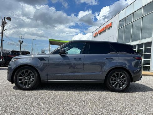 Used 2023 Land Rover Range Rover Sport SE AWD/4WD image 3