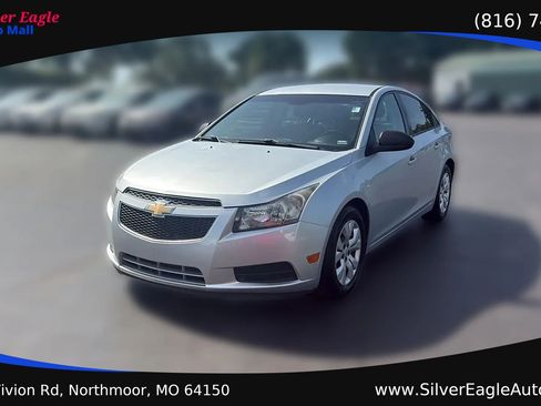 Used 2014 Chevrolet Cruze LS FWD image 1