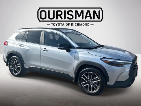 Used 2026 Toyota Corolla Cross XLE w/ Convenience Package image 2