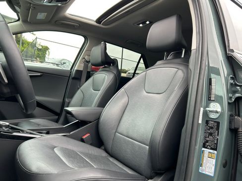 Used 2023 Kia Niro Wave w/ Wave Preserve Package FWD image 16