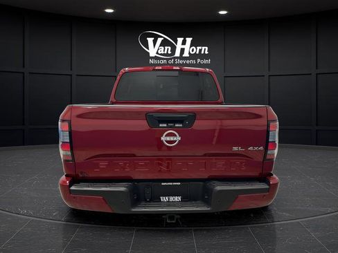 Used 2025 Nissan Frontier SL AWD/4WD image 6