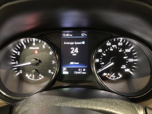 Used 2018 Nissan Rogue SV image 13