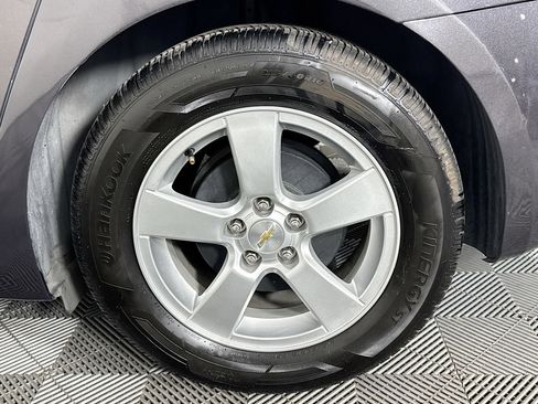 Used 2016 Chevrolet Cruze LT w/ Technology Package image 35