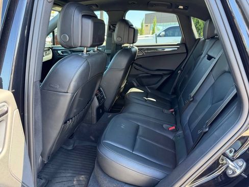 Used 2024 Porsche Macan AWD/4WD image 6