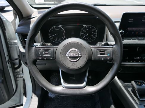 Used 2023 Nissan Rogue SV FWD image 17