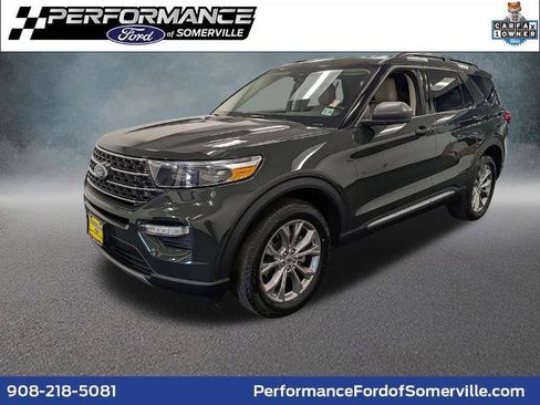 Certified 2022 Ford Explorer XLT w/ Equipment Group 202A AWD/4WD image 1