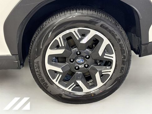 Used 2025 Subaru Forester Premium AWD/4WD image 31
