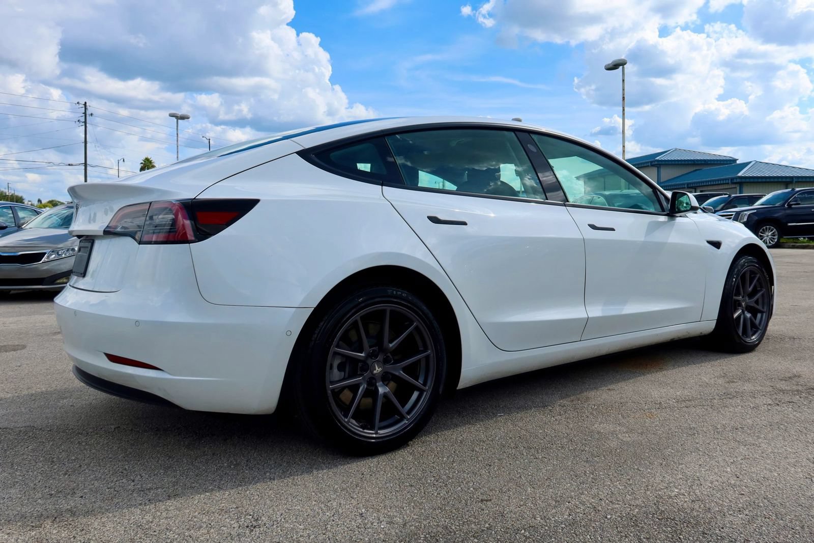 Used 2021 Tesla Model 3 Standard Range Plus RWD image 2