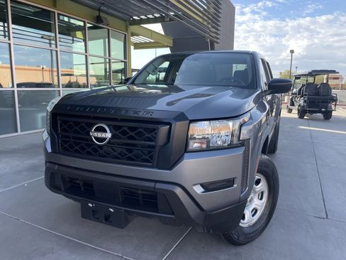 Used 2022 Nissan Frontier S w/ Technology Package image 2