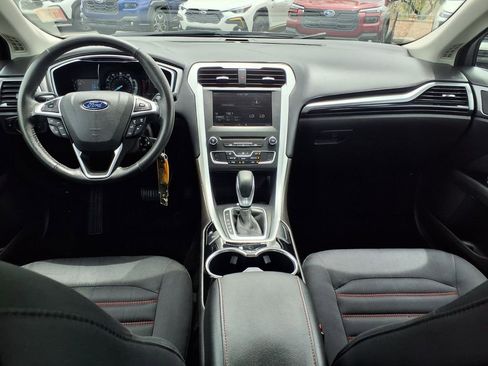 Used 2016 Ford Fusion SE AWD/4WD image 2
