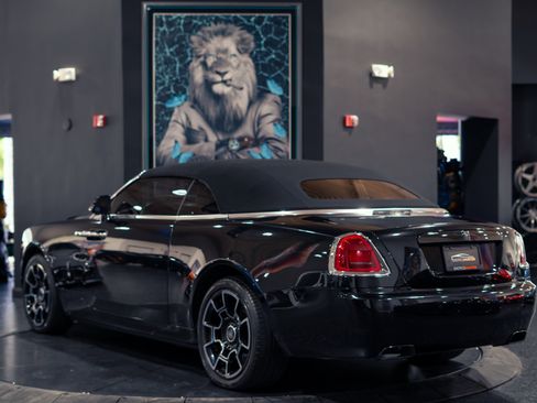 Used 2018 Rolls-Royce Dawn RWD image 33