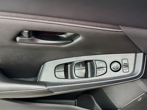 Used 2025 Nissan Sentra S FWD image 15