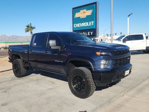 Used 2023 Chevrolet Silverado 2500 Custom w/ Custom Value Package image 2