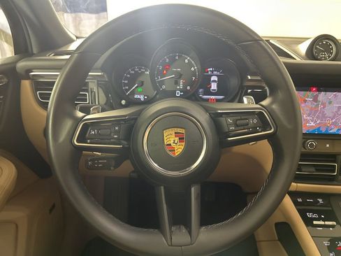 Certified 2022 Porsche Macan image 30