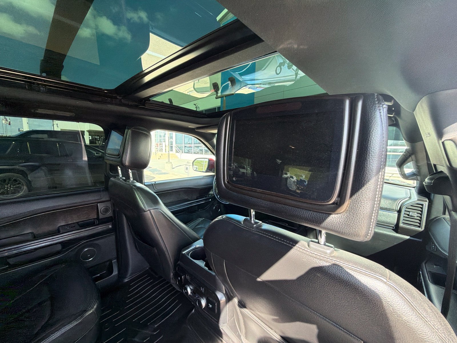 Used 2018 Ford Expedition Max Limited w/ Equipment Group 301A RWD image 15