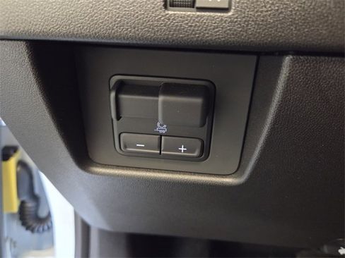 Used 2025 GMC Canyon Elevation w/ Convenience Package image 28