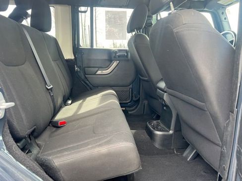 Used 2018 Jeep Wrangler Unlimited Sport S image 16