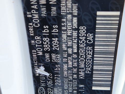 Certified 2024 Hyundai Elantra SEL image 24