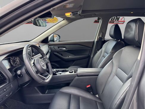 Used 2023 Nissan Rogue SV w/ SV Premium Package image 9