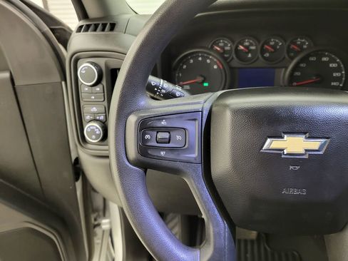 Used 2022 Chevrolet Silverado 2500 Custom image 4